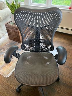 Herman miller Mirra chair