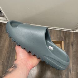 Yeezy Slide