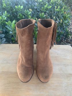 Ladies, cute suede ankle boots