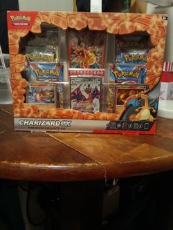 CHARIZARD EX PREMIUM COLLECTION