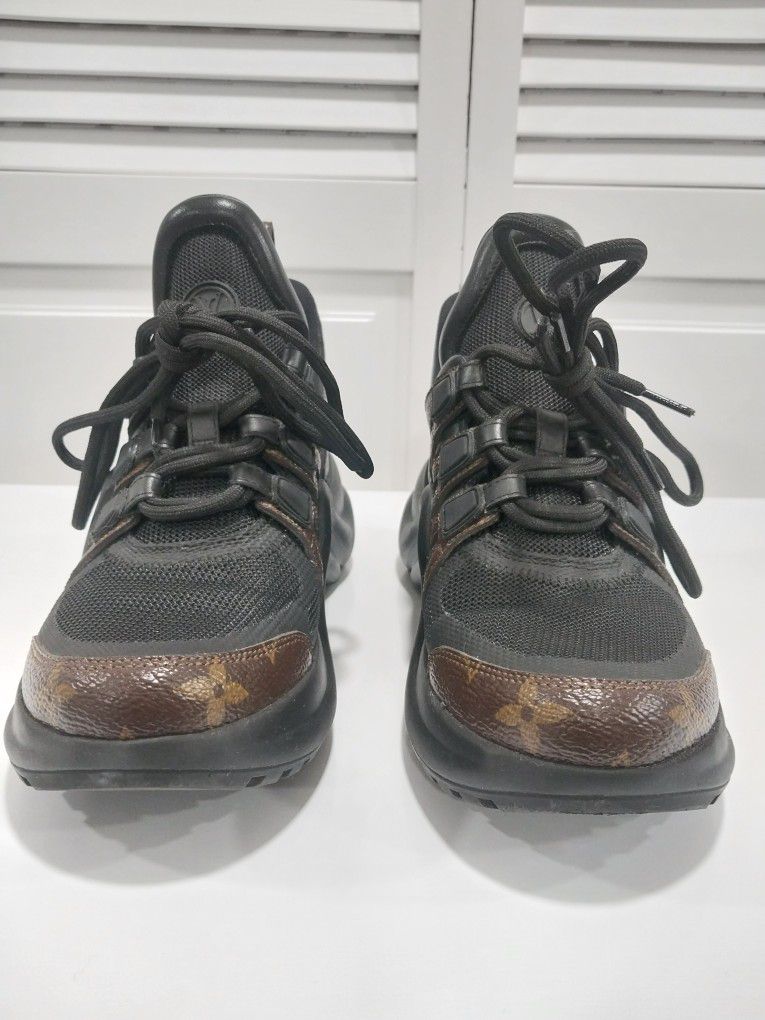 Louis Vuitton LV Archlight Sneakers Second Hand / Selling