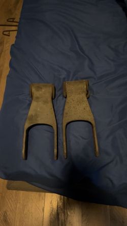 Lowering shackles
