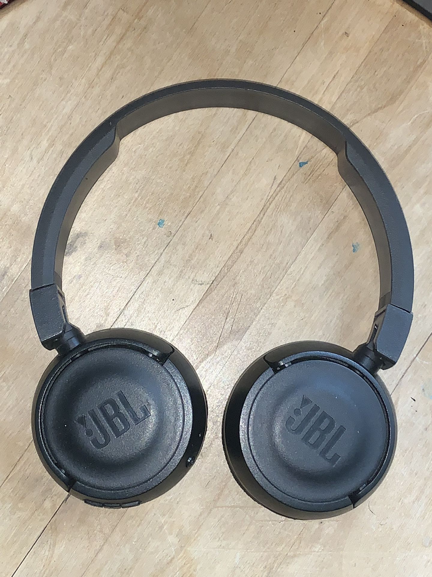 JBL Wireless Bluetooth Headphones 