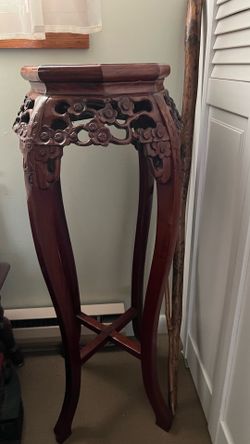 Beautifully carved oriental themed marble wood plant stand