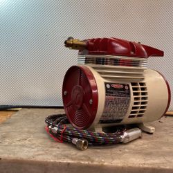 Airbrush Compressor.  Sprayit 