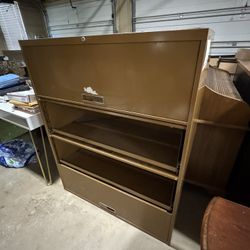 Brown 4 Drawer File Cabinet w/keys To Lock 