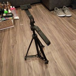 Tripod With Facial Tracking