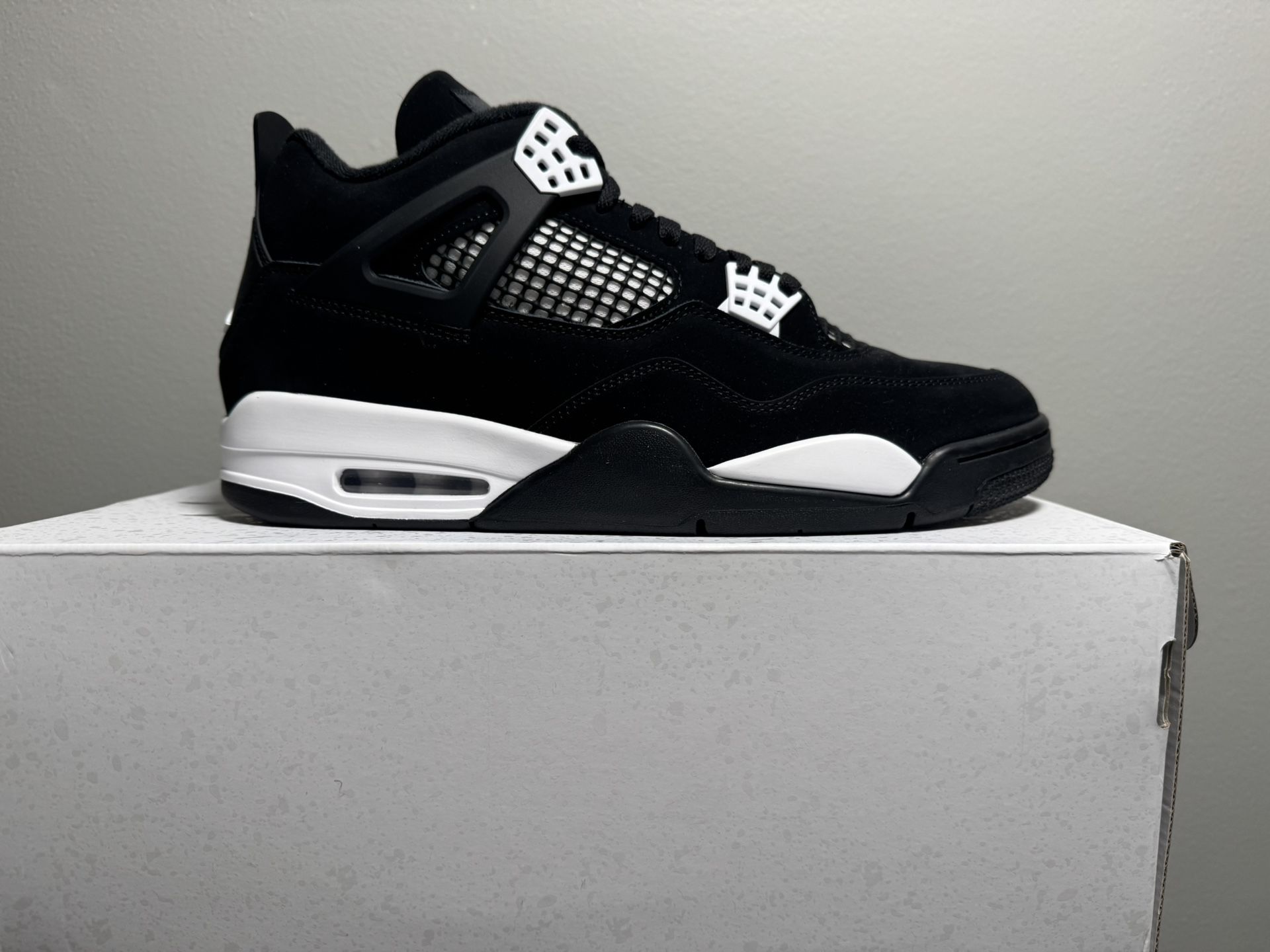 Nike Air Jordan Retro 4 White Thunder Size 12 Brand New