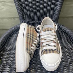 Burberry Sneakers 