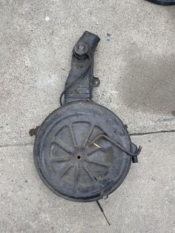 1984to1988  Toyota Pickup 22r engine OEM Air Cleaner Carburetor cover, asking $100