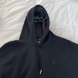 Burberry Hoodie Sweater For Me. 