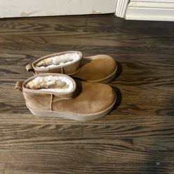 UGG Women's Classic Ultra Mini Platform Boot