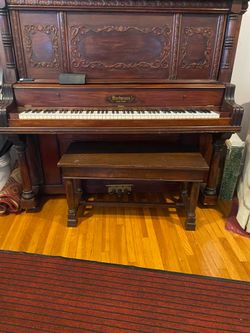 Upright piano