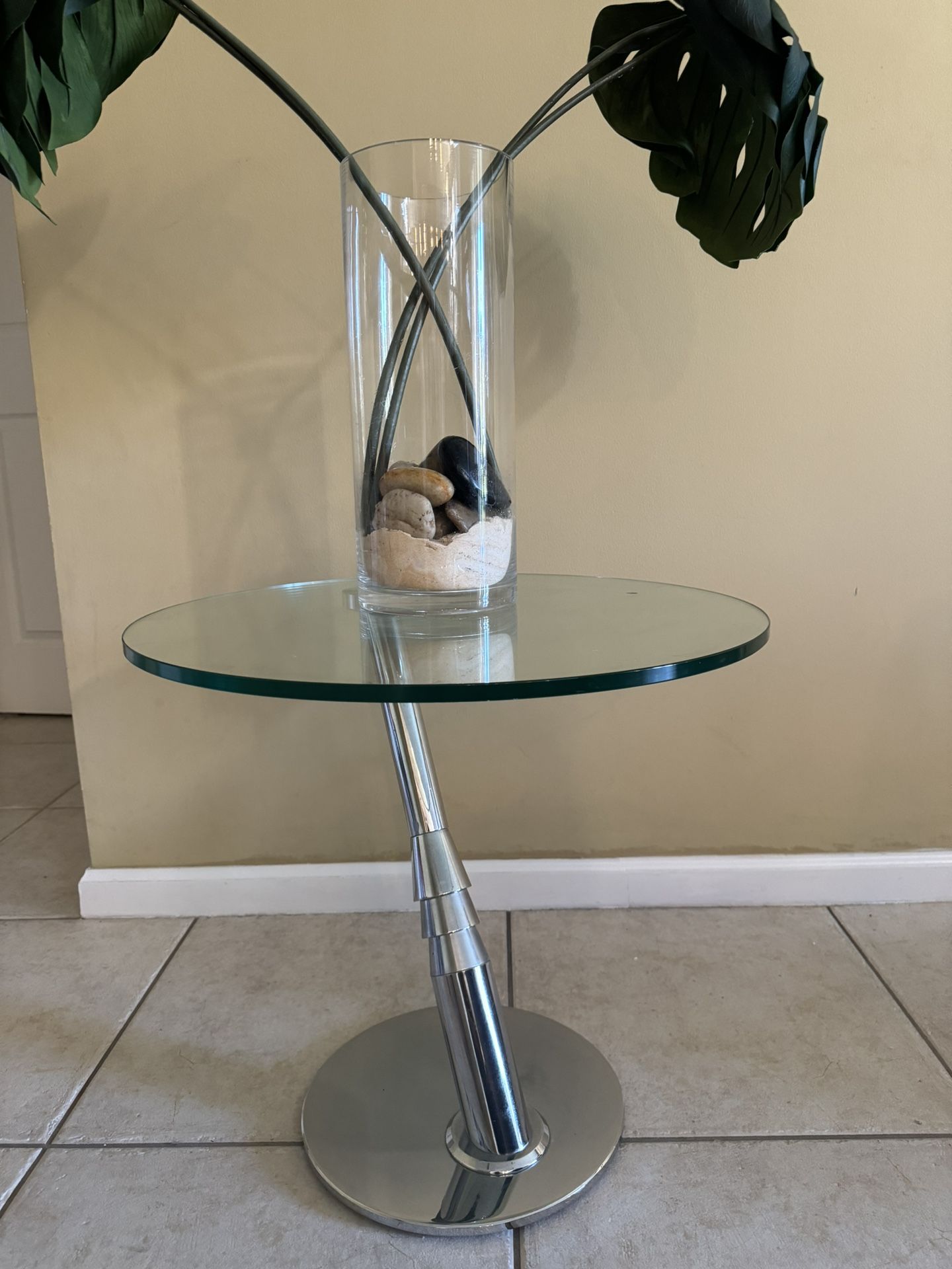 Modern End Table With Plant