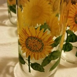 SET OF 8 DRINKING GLASS