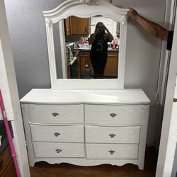 Elegant White Dresser With Mirror