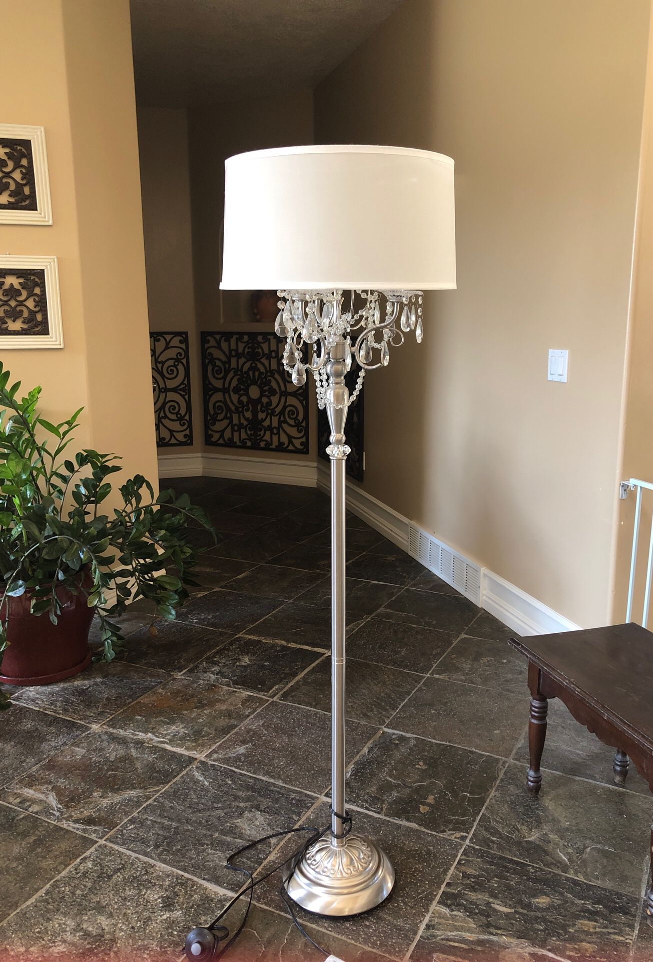 Crystal floor lamp