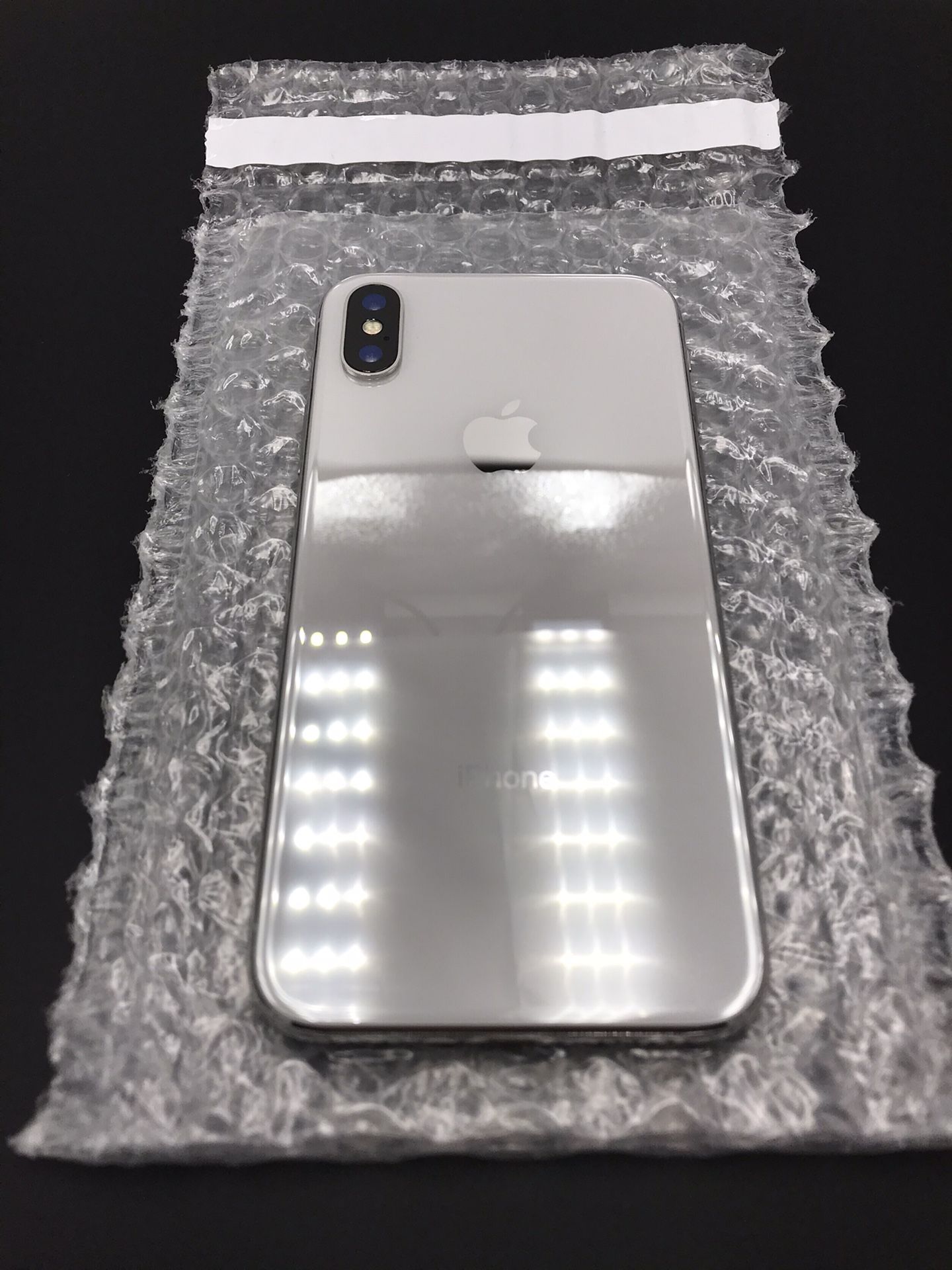 Apple iPhone X 256GB Silver UNLOCKED