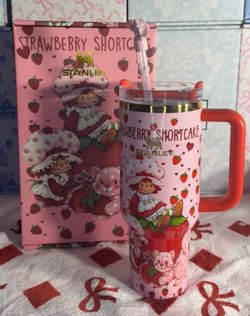 40oz Strawberry Shortcake Stanley