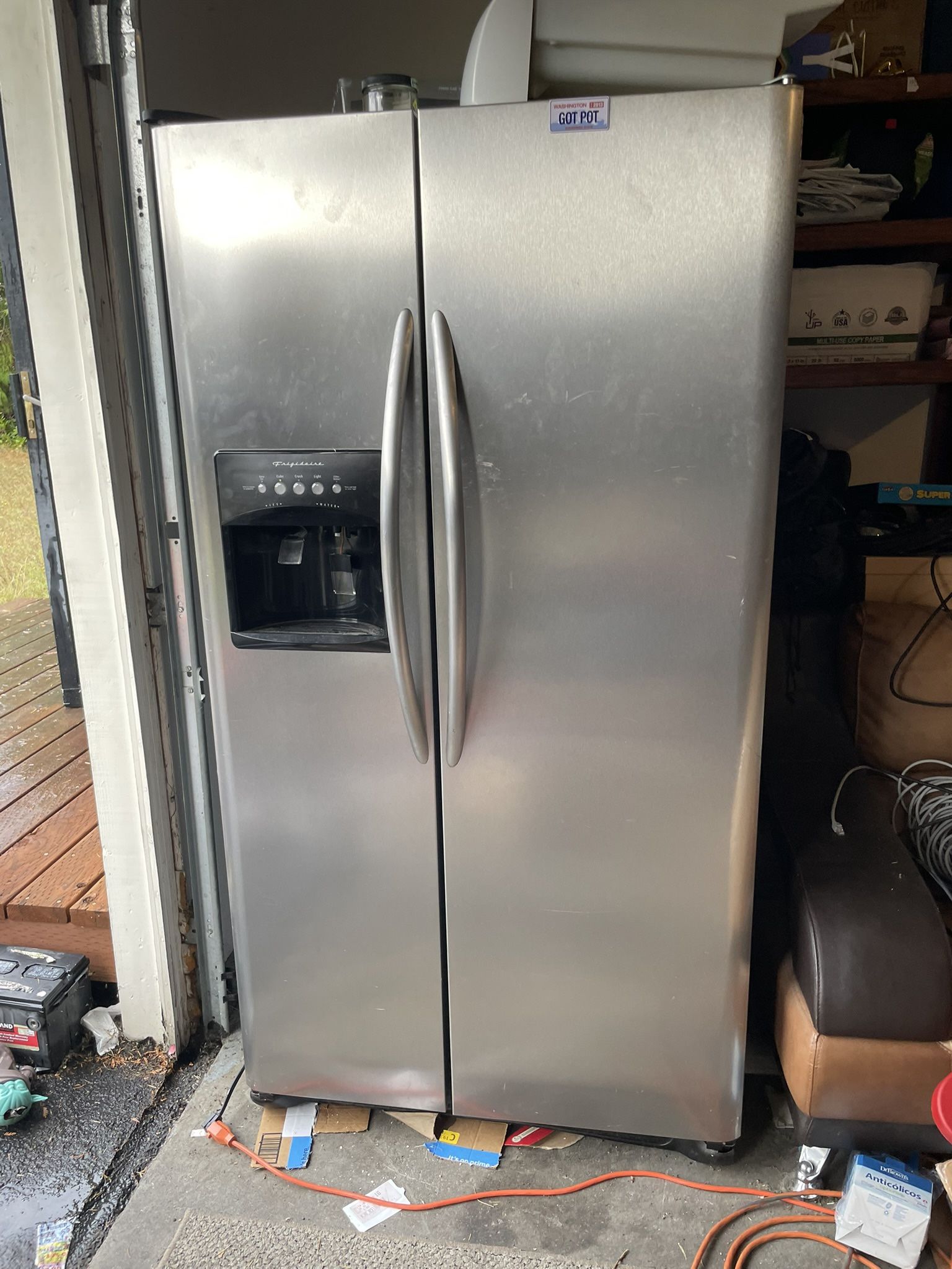 Frigidaire Fridge
