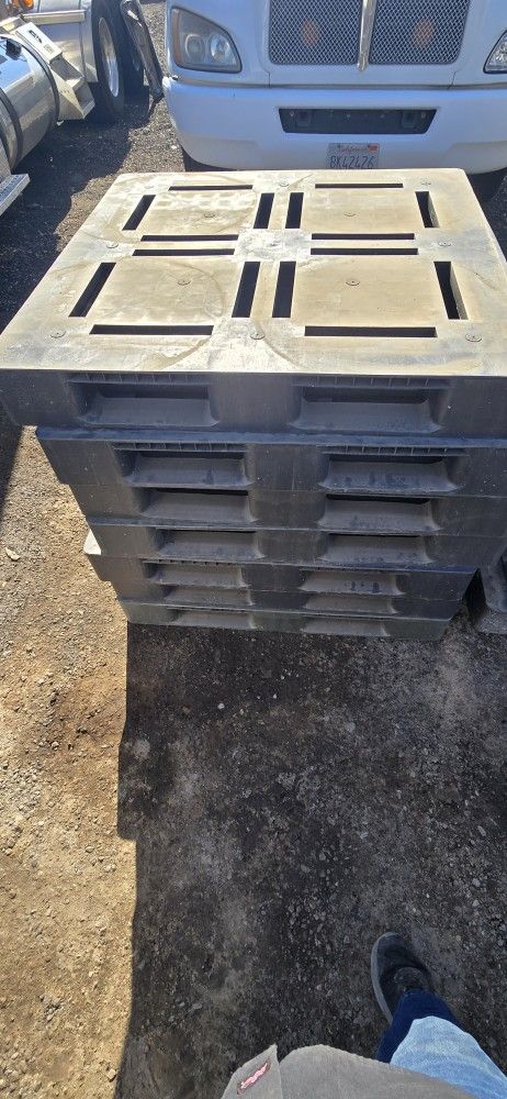 Plastic Pallets