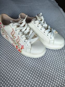 ALDO Peono Floral Lace-Up Platform Sneakers.size 6