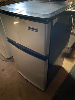 Mini fridge