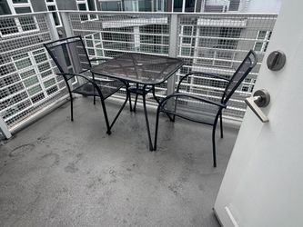 FREE Outdoor Patio Table + 2 Chairs — Pickup Only