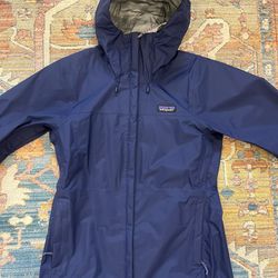 Patagonia Women’s XS Rain jacket - Like New 