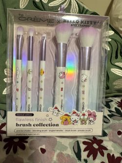 Hello Kitty Makeup Brushes 