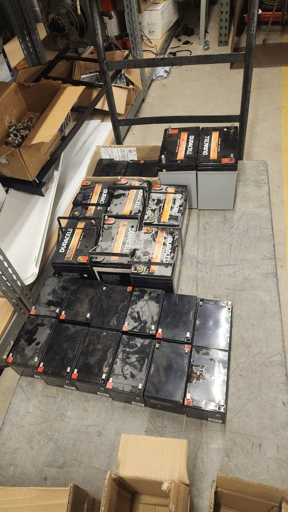 Deep Cycle Batteries All Good Guaranteed 2 Years Old Never Used