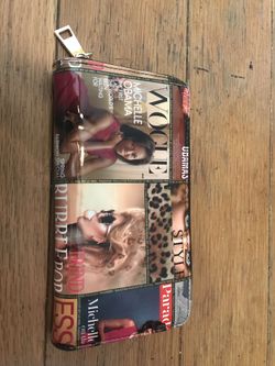 Sleek Michelle Obama magazine wallet.