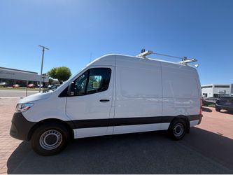 22 Mercedes Sprinter Van