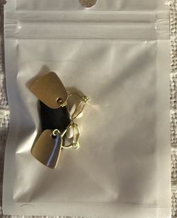 🟧Gold Tone Clip-On Statement Earrings🟧