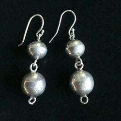 Vintage South Western Sterling Silver Handmade Bench Bead Drop Dangle Earrings