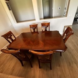 Dining Room Set - Seats 6