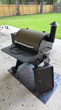 Traeger Pellet Smoker Grill 22 Pro Series