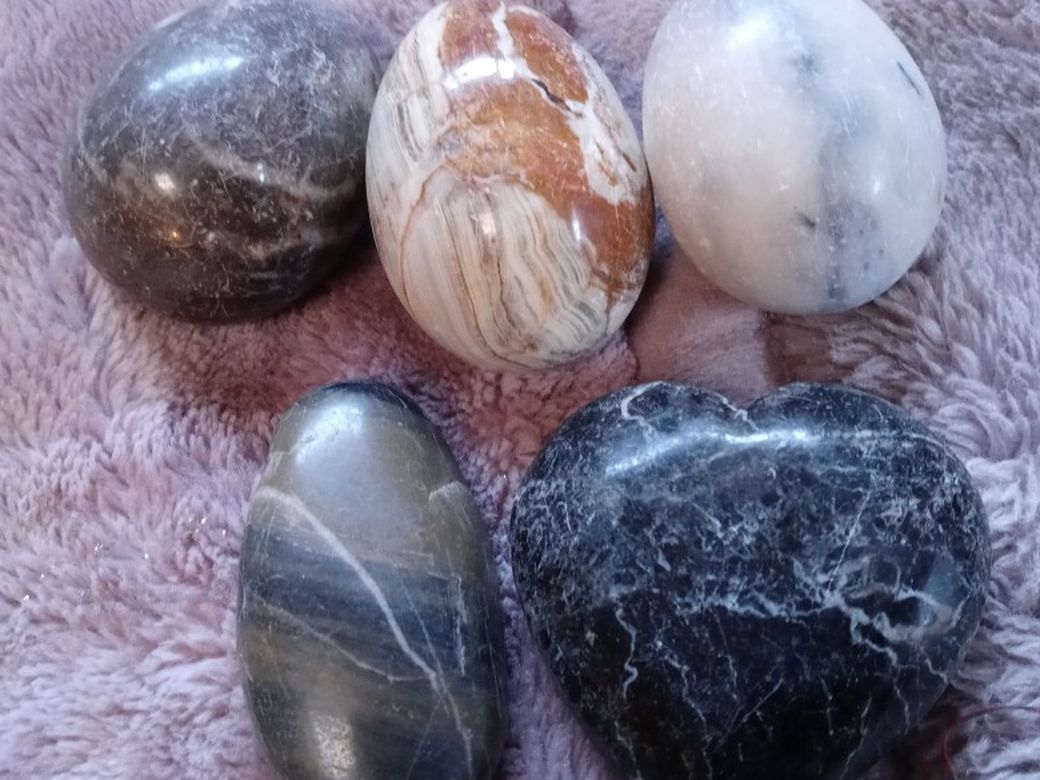 Stoneneggs And Heart