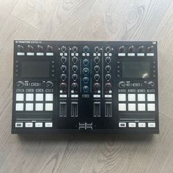 Traktor Kontrol S5 DJ Controller