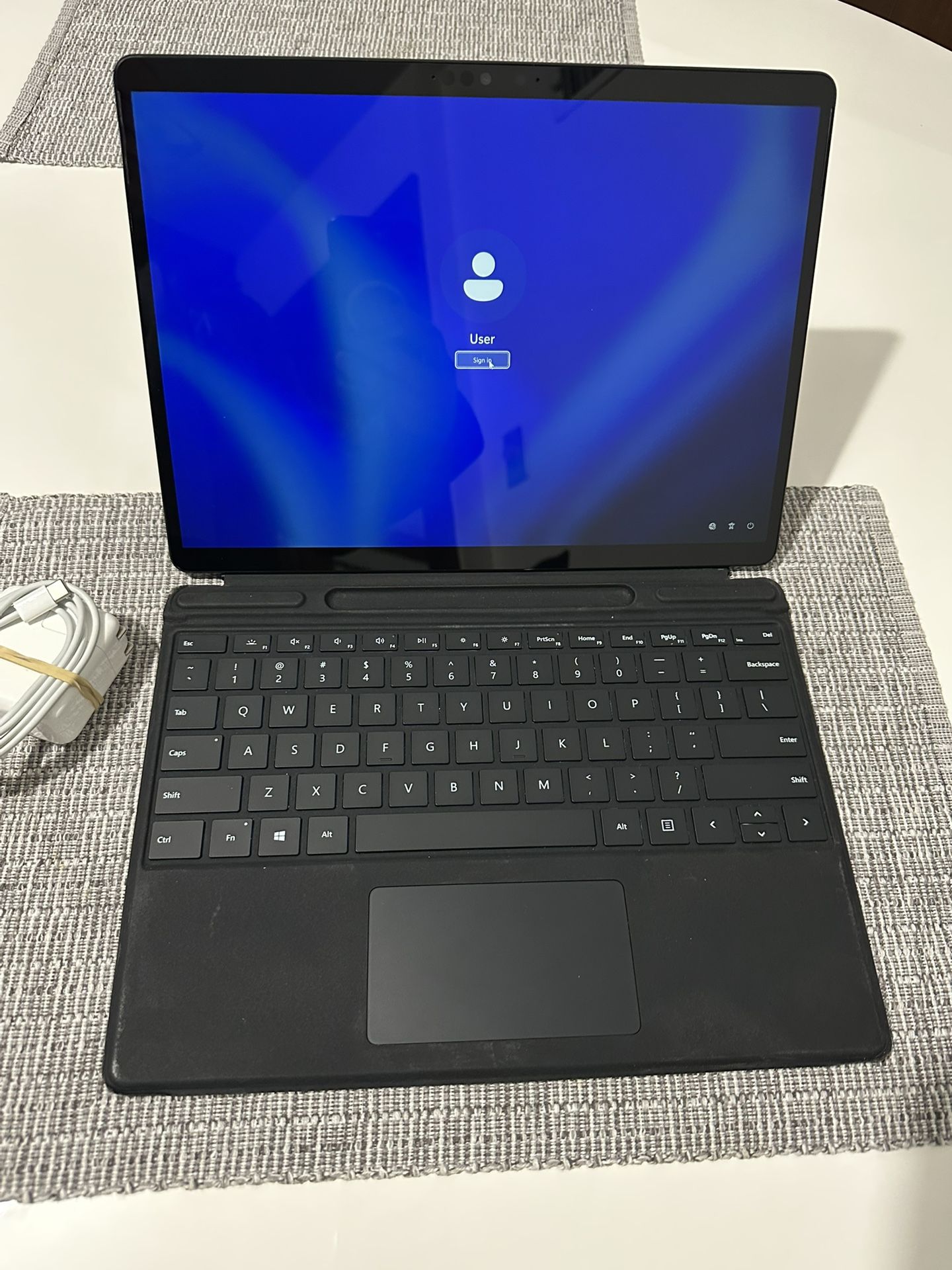 2019 Microsoft Surface Pro X SQ1 13" 8GB/250GB Black win11 Home model 1876