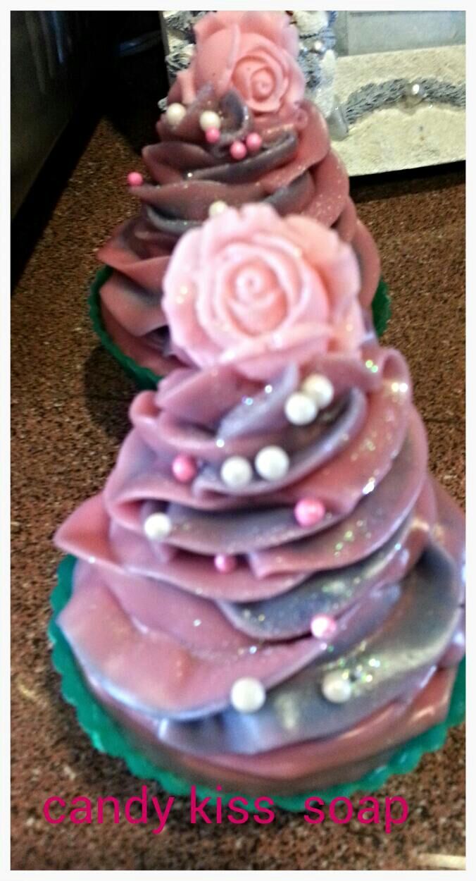 Island kiss cupcake soap