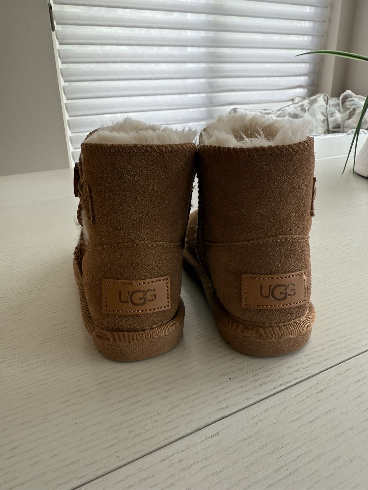 Ugg Boots Brown (toddler Size 10)