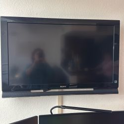 32 Inch Sony TV