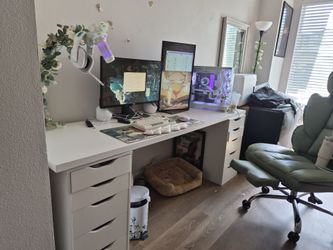 IKEA white desk set up