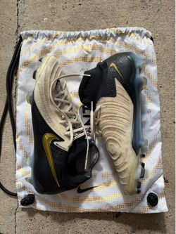 Soccer Cleats Sz 9