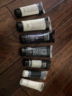 Bundle a lot of Liquitex Basics acrylic paints, black gray