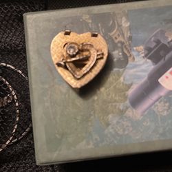 Vintage Heart Locket Box With Half K Diamond 