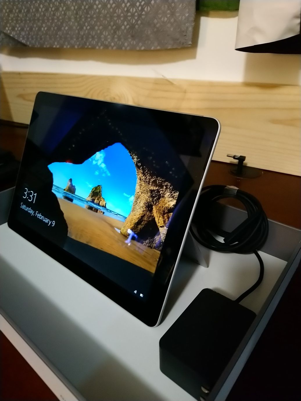 Microsoft Surface Go 10inch touch-screen-intel-pentium-gold-8gb-memory-128gb-storage