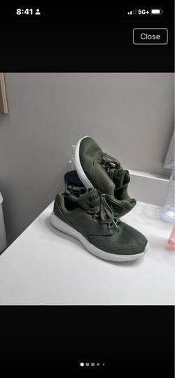 Size 7 men’s Fila