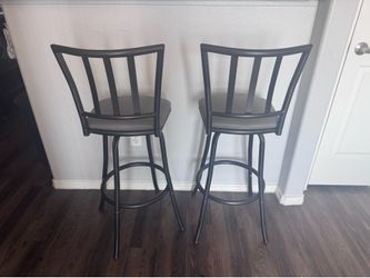 Set of 2 Bar Stools – Black Metal Frame